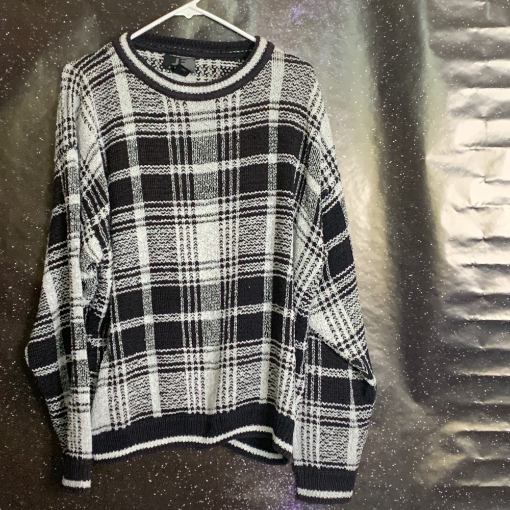 J Ferrar- Black & White Oversized Plaid Sweater L